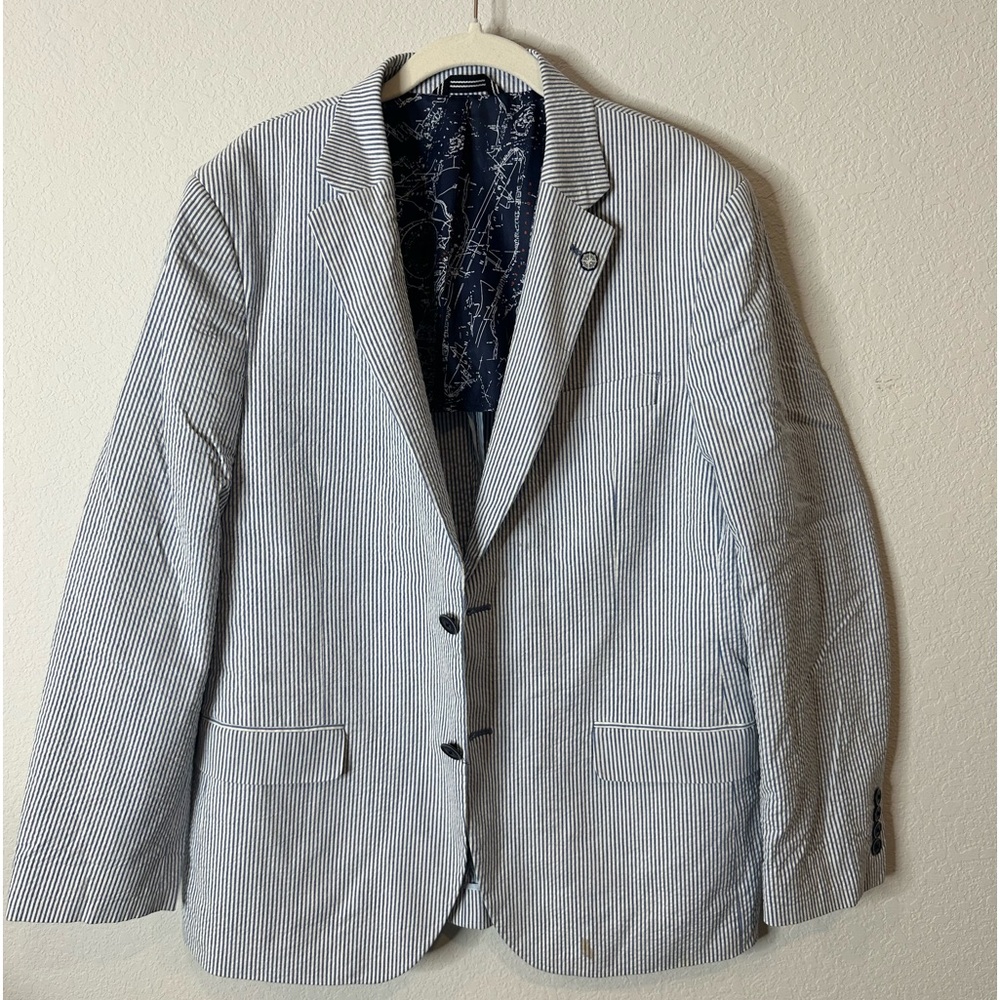 Men’s Nautical Blazer. Blue and white. Size 40R.